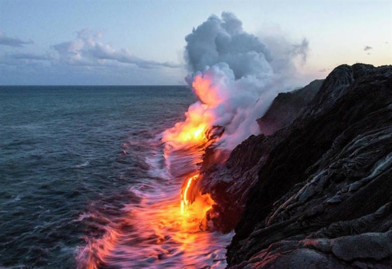 What connections can you make between the Hawaii Lava Flow image and Earth’s place-example-1