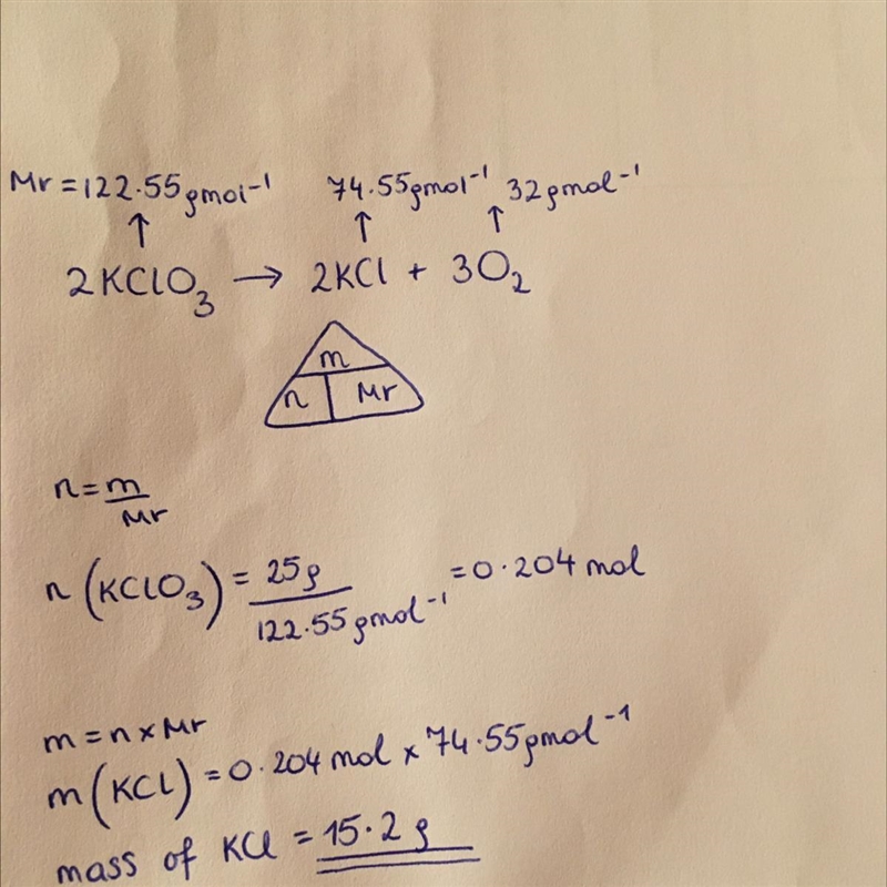 Please help I am struggling with this! 2KClO3 -> 2KCl + 3O2 How many grams of potassium-example-1