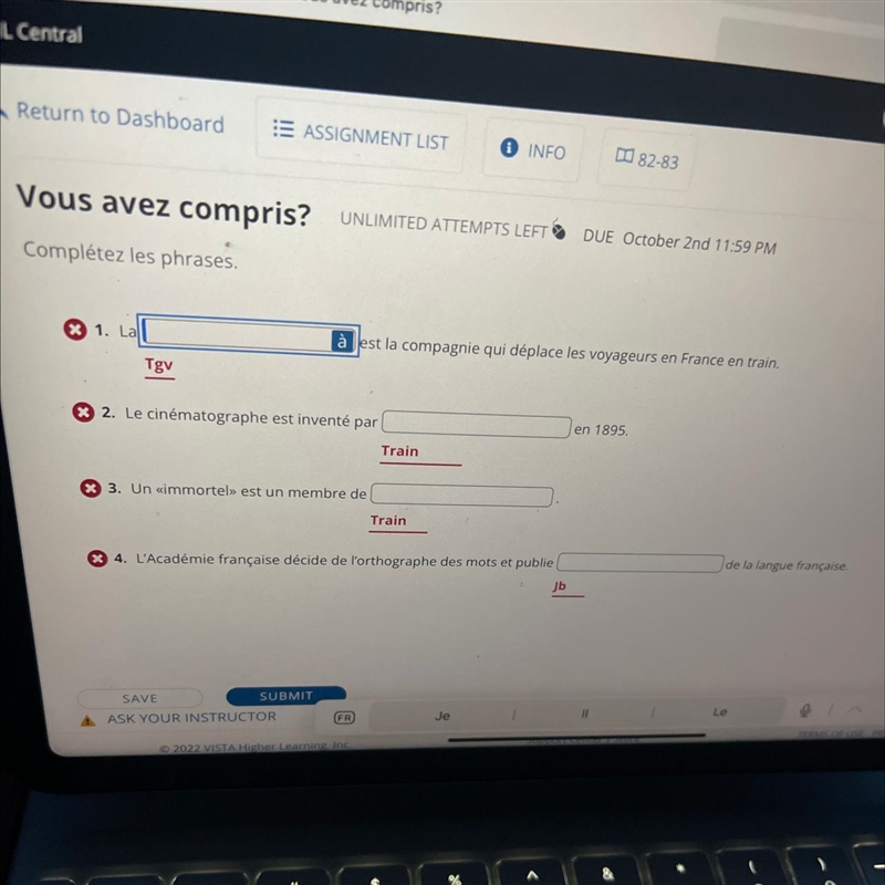 1. La_____est la compagnie qui déplace les voyageurs en France en train. 2. Le cin-example-1