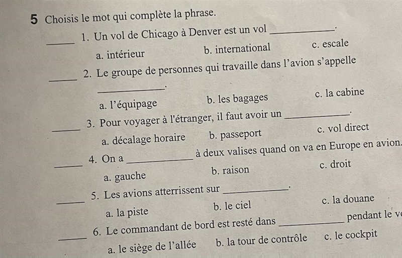 Choisis le mot qui complete la phrase _1. Un vol de Chicago a Denver est un vol __ A-example-1