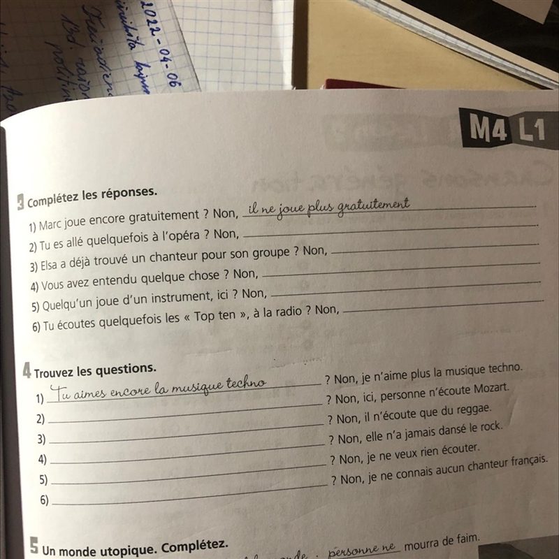 Hello can you help me with my French !!! Ex.3 Merci!-example-1