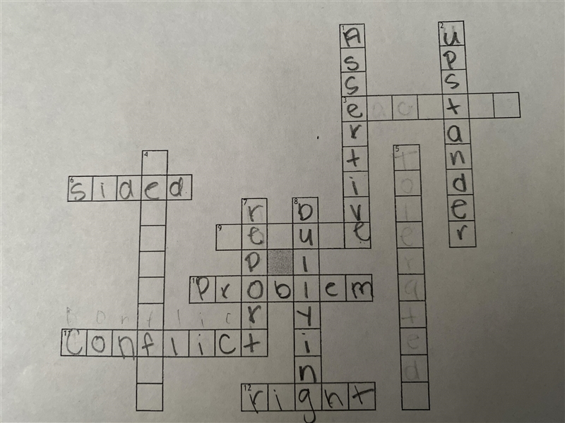 IGNORE WRITING! can someone help me solve this crossword puzzle?-example-1