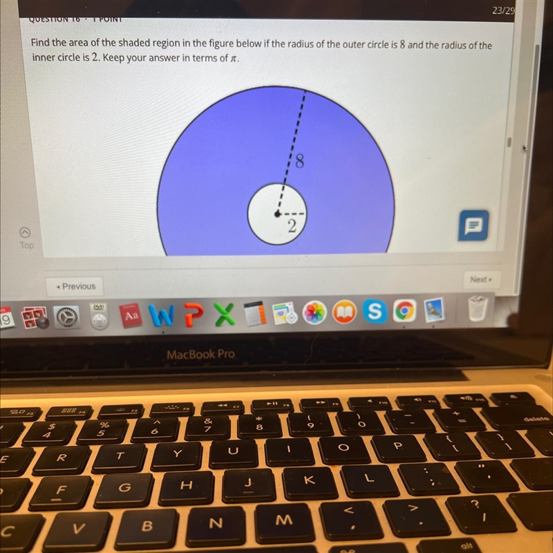 Find the area of the shaded region in the figure below if the radius of the outer-example-1