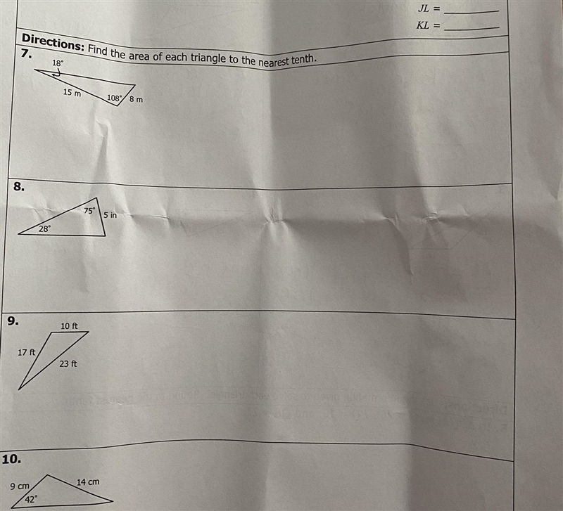 Can somebody help me with number 7???!!! ASAP find the area triangle to the nearest-example-1