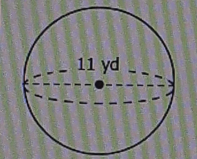 Find the volume of the figure, round to the nearest-example-1