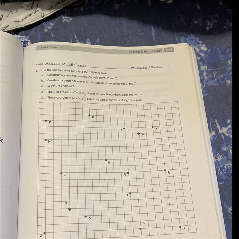 Use the grid below to complete the following tasks.Construct a y-axis that passes-example-1