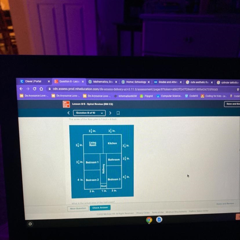 The scale of the floor plan is 1 inch= 4 feet What is the actual area of the bathroom-example-1