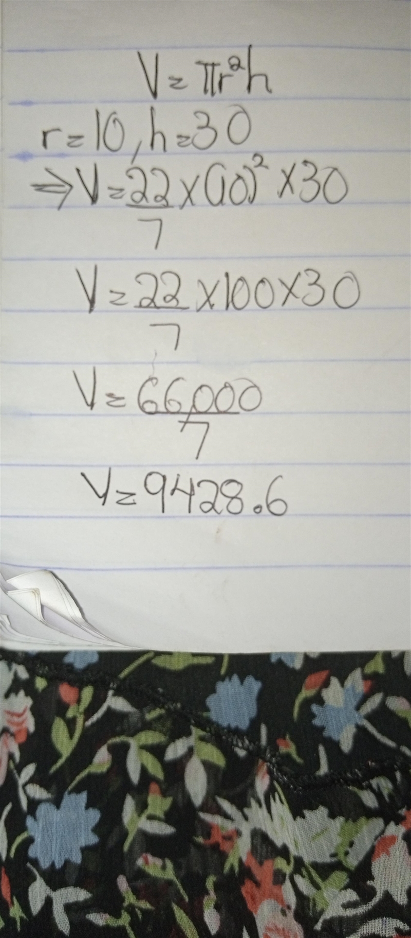 How to find the volume of a cylinder with radius of 10 and height of 30-example-1