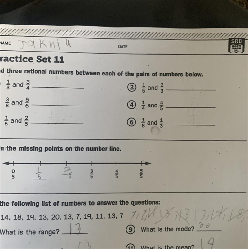 I’m not understanding thisFirst question:Find three rational numbers between each-example-1