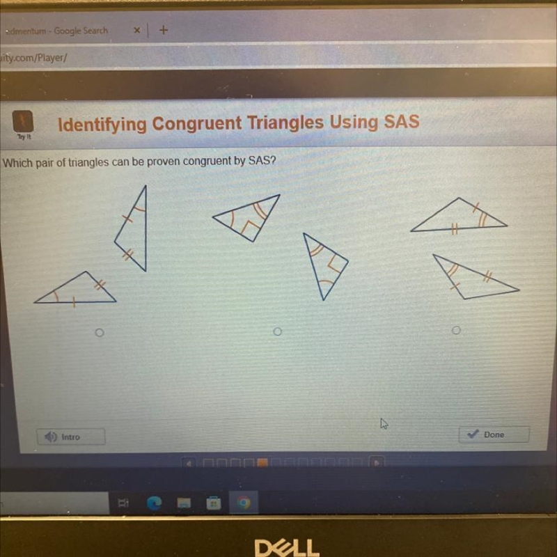 Which pair of triangles can be proven congruent by SAS?-example-1