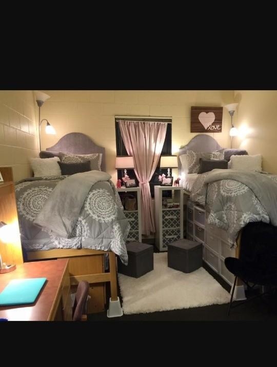 Does anyone have any dorm room designs for the walls? I have a pink comforter with-example-3