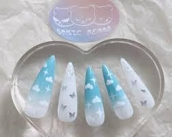 Can you guys help me pick my next nails set?-example-1