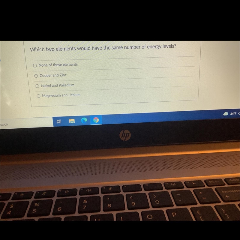 Which two elements would have the same number of energy levels-example-1