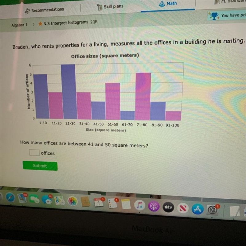 How many offices are between 41 and 50 meters ?-example-1