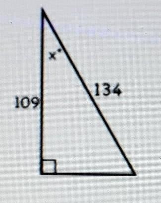 Find x rounded to the nearest whole degree. Be sure to round correctly!-example-1